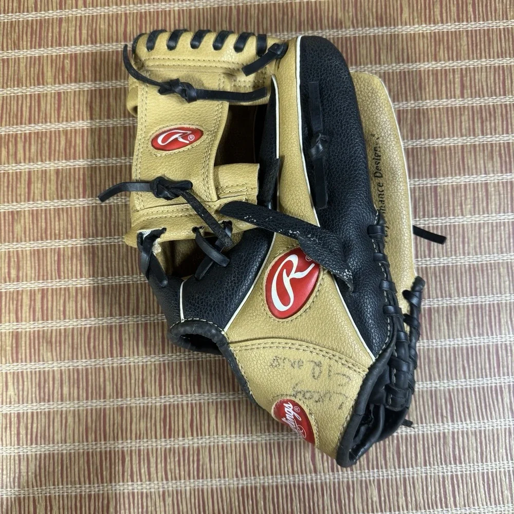 Rawlings WPL115BCW 11 1/2 Inch Players Series Right Hand Throw